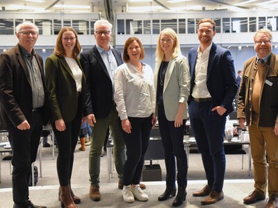 von links: Gerhard Schwetje, Luise Brinkmann, Eckart Schlamann, Annika Pape, Janina Tiedemann, Sven Foppe, Dr. Bernd von Garmissen und Heinrich Grupe