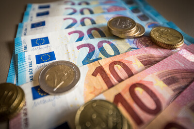 Euro-Geldscheine und -M&uuml;nzen