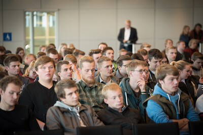 Der Arbeitnehmertag 2019 stand unter dem Motto &bdquo;Arbeit im Wandel &ndash; Arbeitnehmer im Mittelpunkt&ldquo;. Es wurde &uuml;ber Chancen und Risiken der Digitalisierung diskutiert.